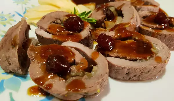 Duck Rolls with a Sumptuous Sauce