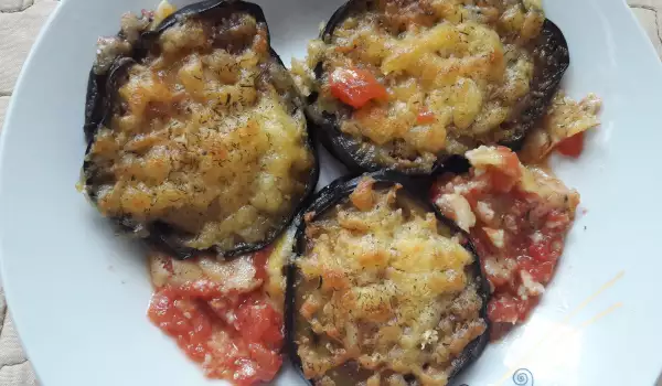 Garlic Eggplants with Processed Cheese and Cheese