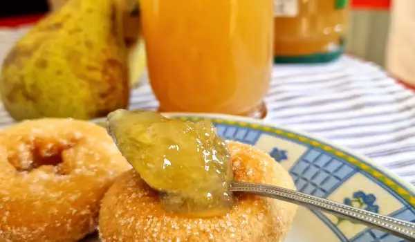 Pear and Apple Jam with Cinnamon