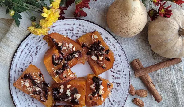 Roasted Pumpkin with Chocolate and Almonds