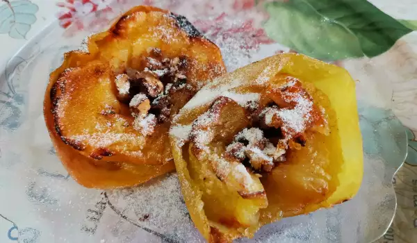 Baked Apples with Walnuts and Cinnamon