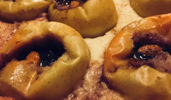 Microwave Baked Apples with Blueberry Jam