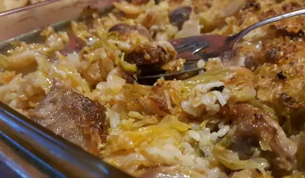 Roasted Cabbage with Rice and Meat
