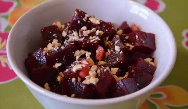 Roasted Beetroot with Garlic and Walnuts