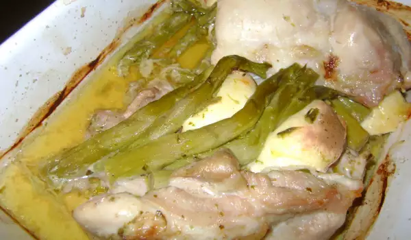 Chicken Fillets with Asparagus and Smoked Cheese