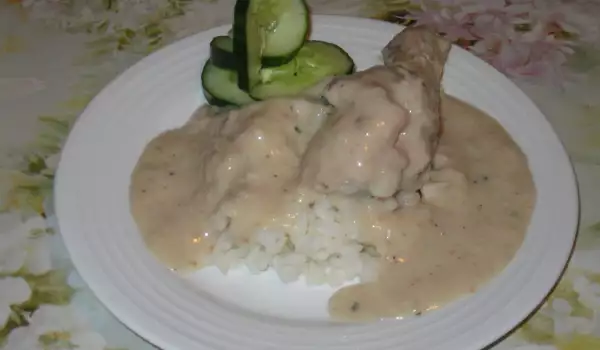Chicken with Dairy Sauce and White Rice