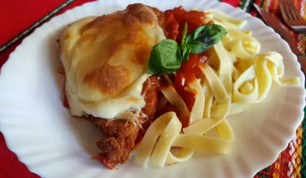 Chicken with Mozzarella and Pasta in Tomato Sauce