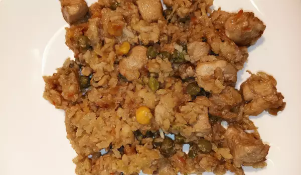 Chinese-Style Rice with Chicken and Vegetables