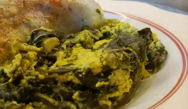 Chicken Thighs with Spinach and Turmeric