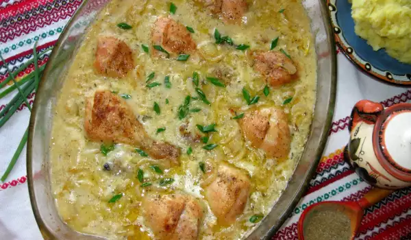 Spectacular Chicken with Onions in the Oven