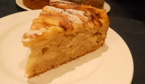 Apple Cake with Pasticcera Cream