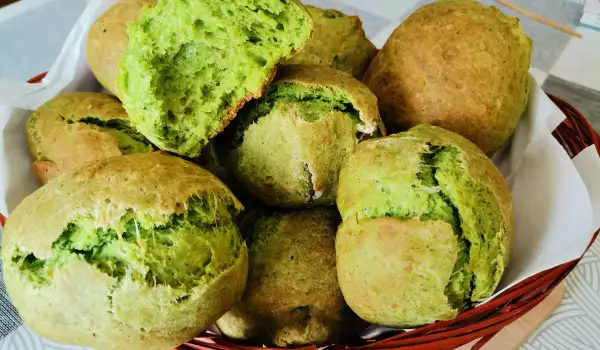 Bread Buns with Nettles and Grana Padano
