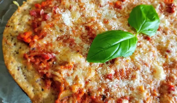 Pizza Bolognese with Parmesan and Minced Meat