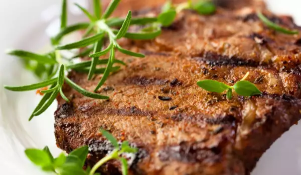 How to Season and Marinate Steaks?