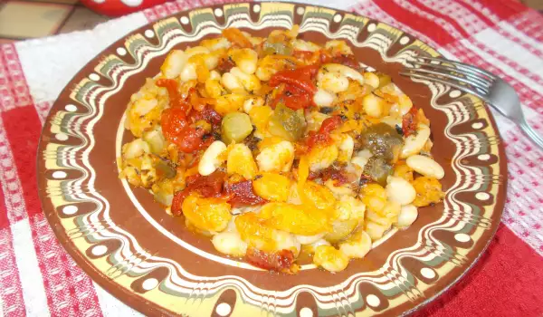Baked Beans with Pickles and Peppers