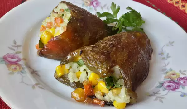 Lean Stuffed Peppers with Corn and Rice