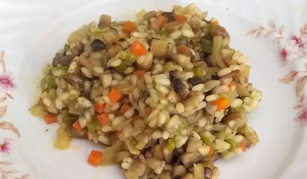 Vegan Risotto with Field Mushrooms and Peppers