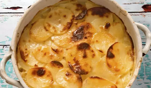 Potatoes with Cheese in the Oven