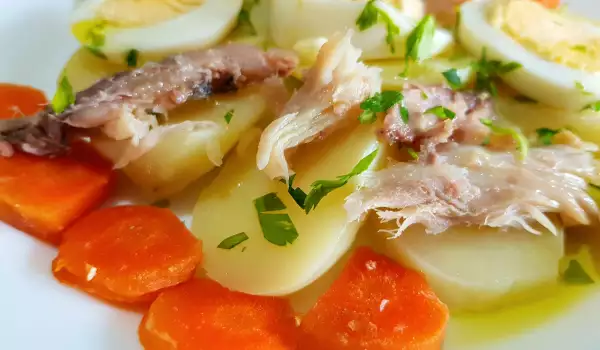 Potatoes, Carrots and Smoked Mackerel Salad