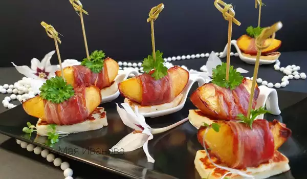 Roasted Peaches with Prosciutto and Halloumi Cheese