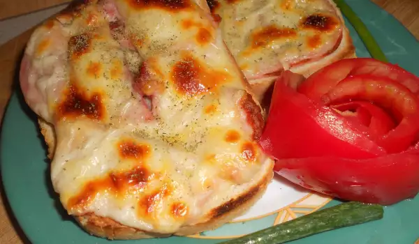 Princess Sandwiches with Ham and Cheese