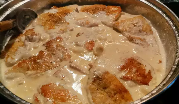 Turkey Scallopini with Mushrooms and Cream