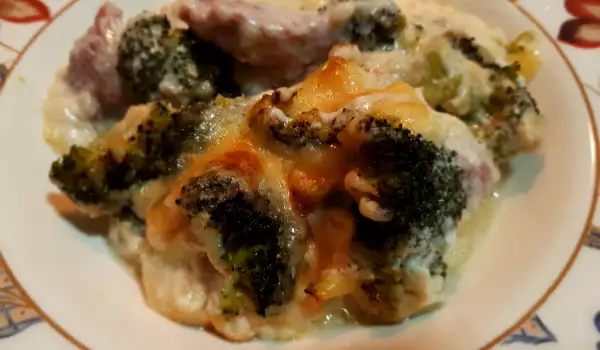 Oven-Baked Turkey with Broccoli and Cream