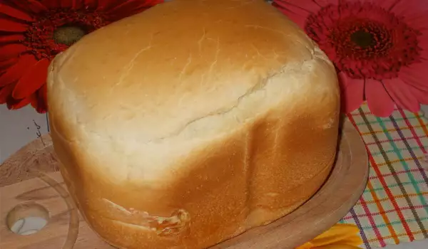 Fluffy White Bread in Breadmaker