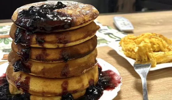Fluffy American Pancakes with Baking Powder
