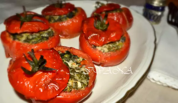 Stuffed Tomatoes with Spinach and Cheese