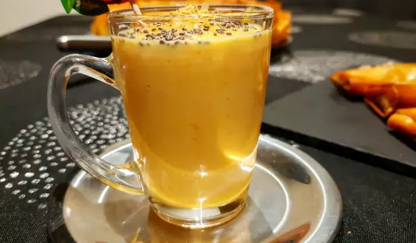 Healthy Pumpkin Smoothie with Chia