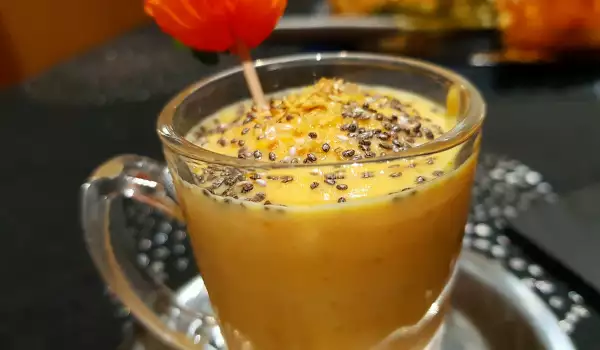 Healthy Pumpkin Smoothie with Chia