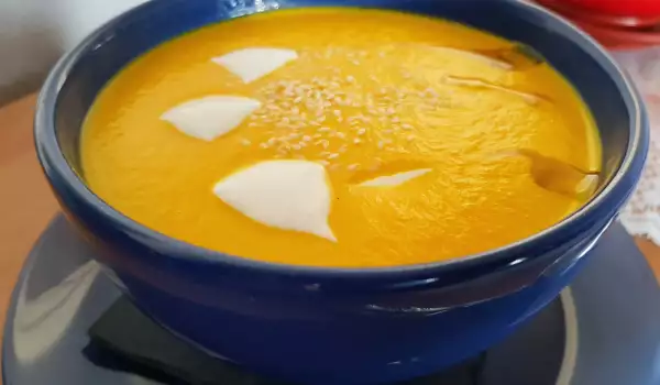 Pumpkin Cream Soup with Coconut Milk