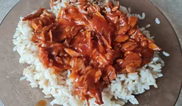 Brown Rice with Tuna in Red Sauce