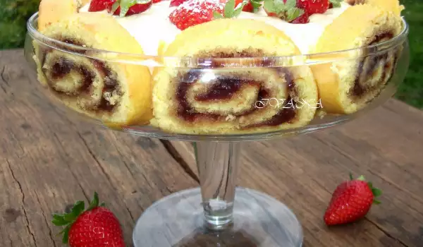Strawberry Roll and Cream Dessert