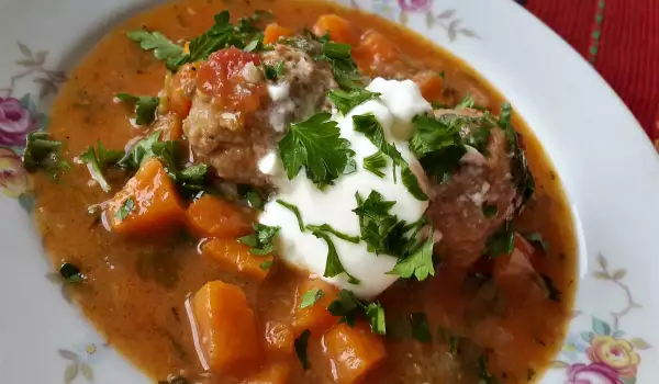 Tomato Stew with Meatballs