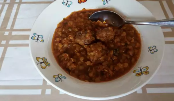 Red Lentil Stew with Meatballs