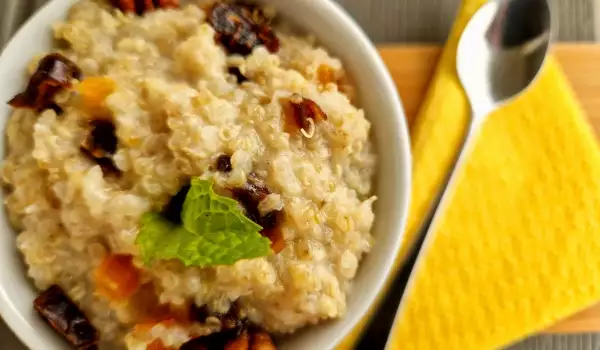 Quinoa and Dates Porridge