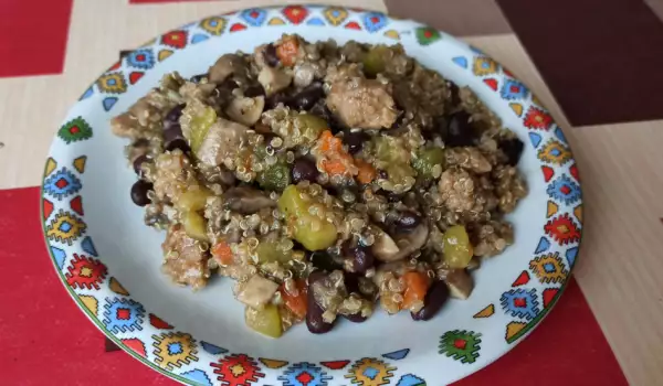 Keto Dish with Quinoa and Black Beans