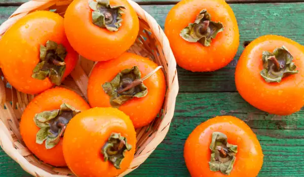 What Does Persimmon Contain?