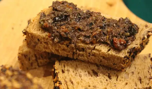 Olive Pate with Dried Tomatoes