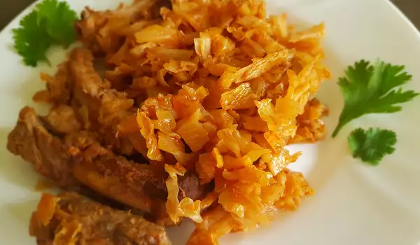 Exquisite Pork Ribs with Sauerkraut