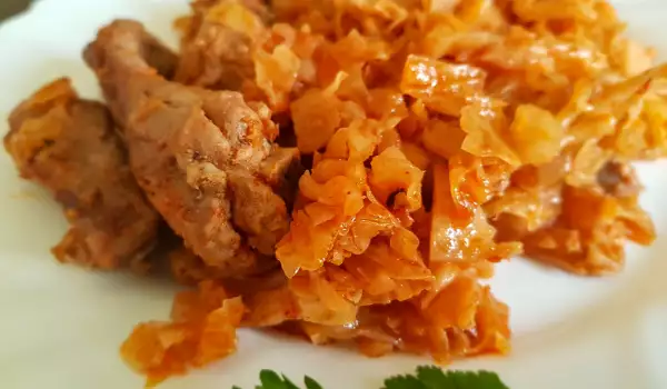 Exquisite Pork Ribs with Sauerkraut