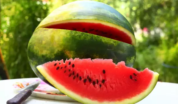 How Many Calories are in Watermelon?