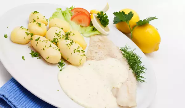 Hake Fillet with Cream Sauce