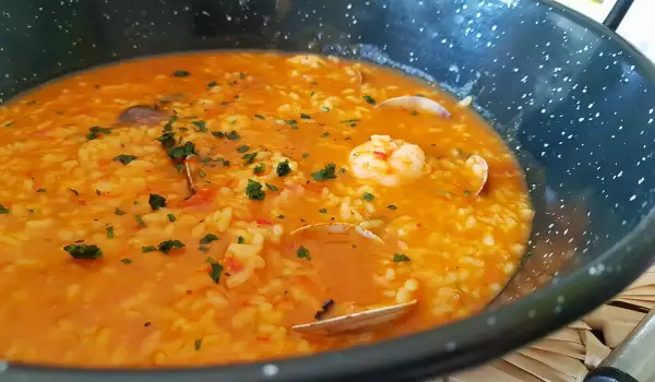 Valenciana Rice Stew with Clams and Shrimp