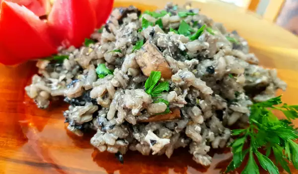 Pan-Fried Rice with Mushrooms and Eggs
