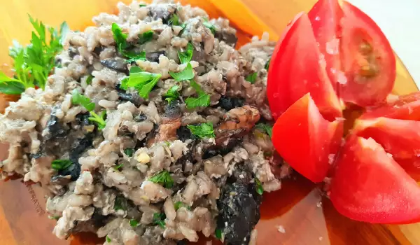 Pan-Fried Rice with Mushrooms and Eggs