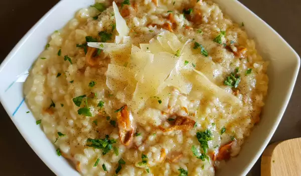 Risotto with Mascarpone and Chanterelle Mushrooms