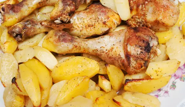 Chicken with Potatoes and Vegetable Sauce